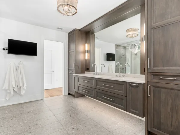 $1,875,000 | 110 South Washington Street, Unit 400, Naperville, IL 60540