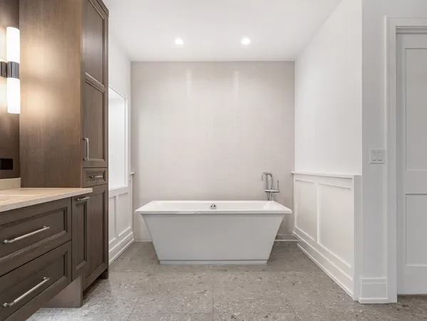 $1,875,000 | 110 South Washington Street, Unit 400, Naperville, IL 60540