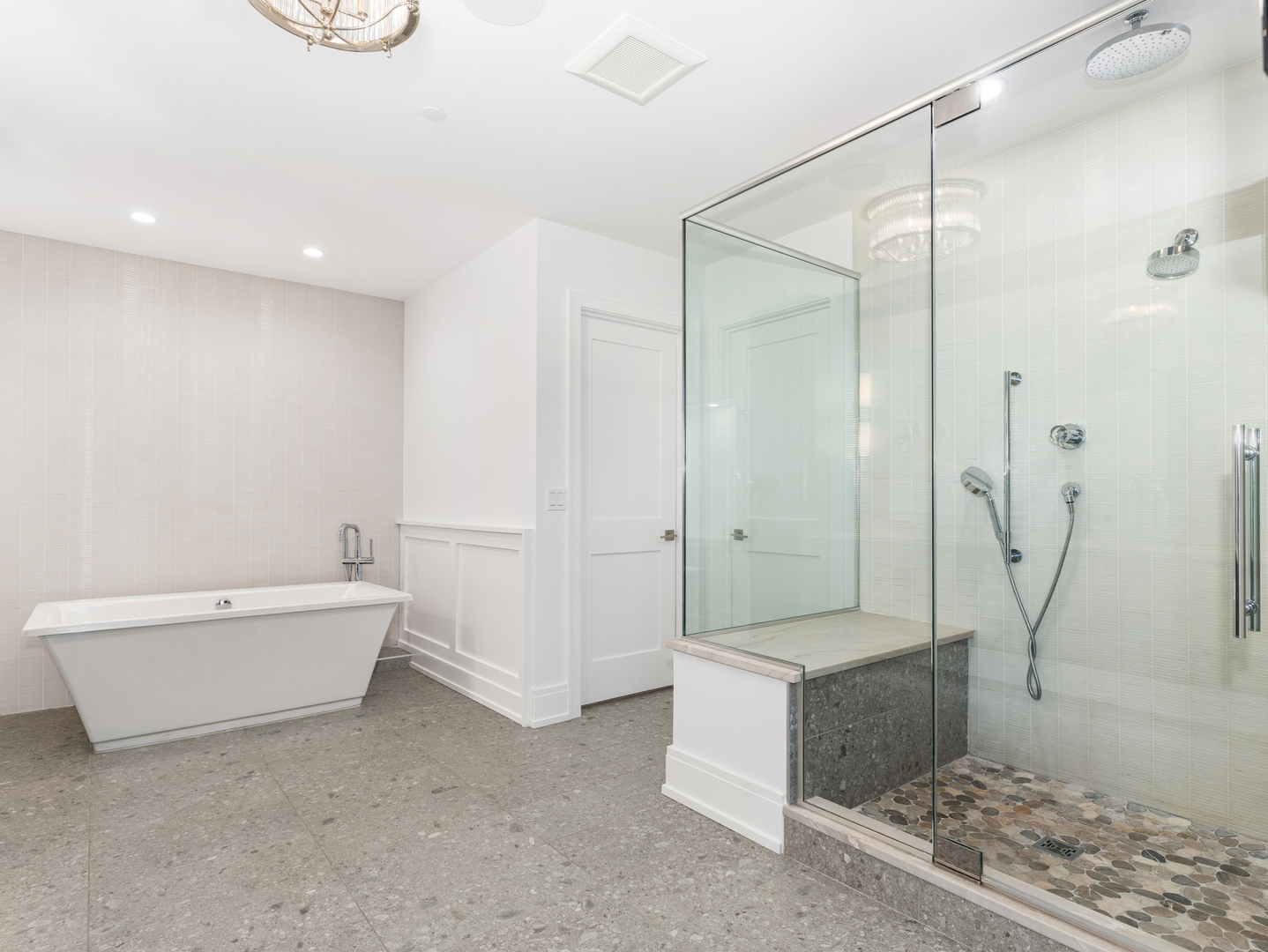 110 South Washington Street, Unit 400 Naperville, IL 60540 - Photo 32 of 54 a spacious bathroom with a shower and a tub