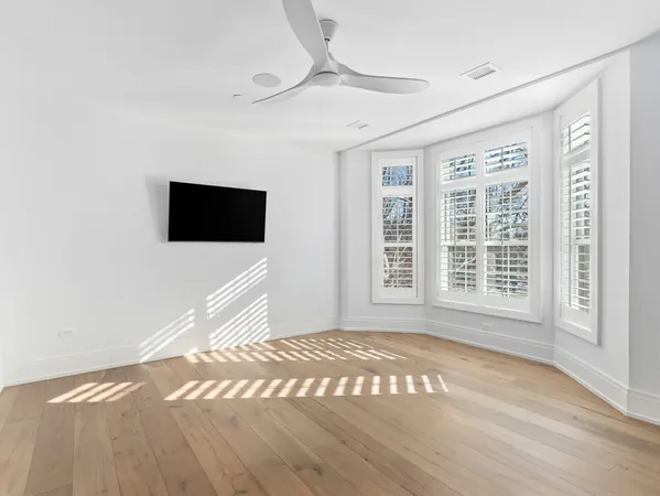 $1,875,000 | 110 South Washington Street, Unit 400, Naperville, IL 60540