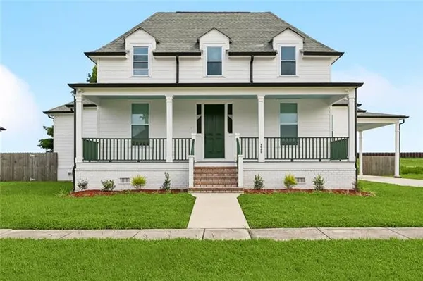$425,000 | 4060 Hamlet Place, Chalmette, LA 70043