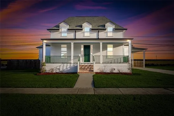 $425,000 | 4060 Hamlet Place, Chalmette, LA 70043