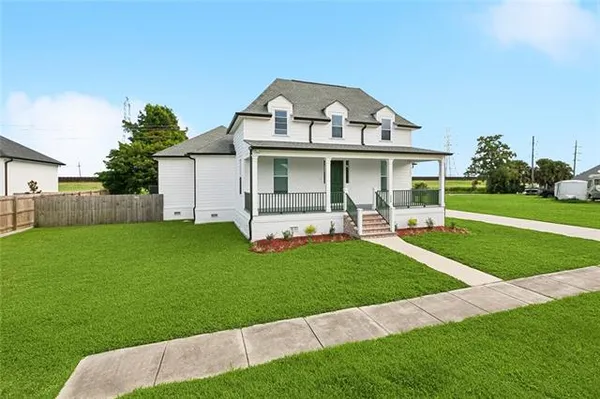$425,000 | 4060 Hamlet Place, Chalmette, LA 70043