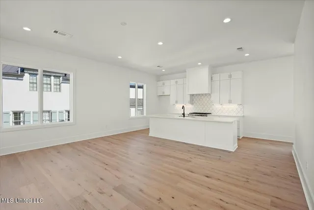 $3,250 | 253 North Natchez Drive, Unit 201, Madison, MS 39110