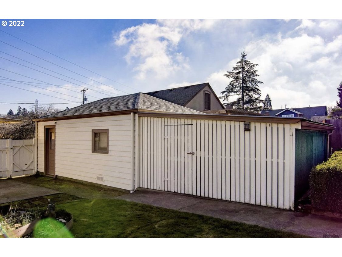 1648 Augusta Street Eugene, OR 97403 - Photo 26 of 29 a view of a house with a backyard