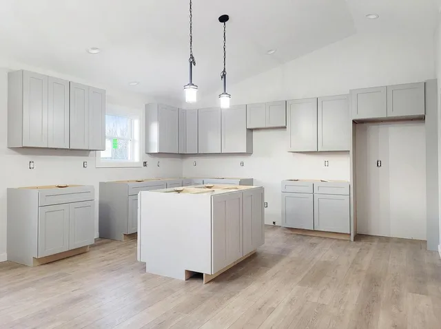 $649,914 | 8683 Camomile Drive, Augusta, MI 49012