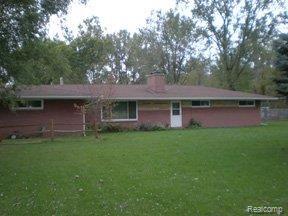 42001 Willow Road New Boston, MI 48164 - Photo 1 of 15 Front_PA020047
