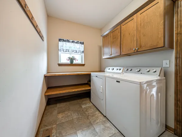 $744,900 | 4915 Meadowview Court, Grafton, WI 53024