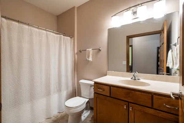 $744,900 | 4915 Meadowview Court, Grafton, WI 53024