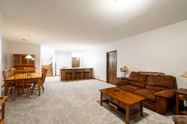 $744,900 | 4915 Meadowview Court, Grafton, WI 53024