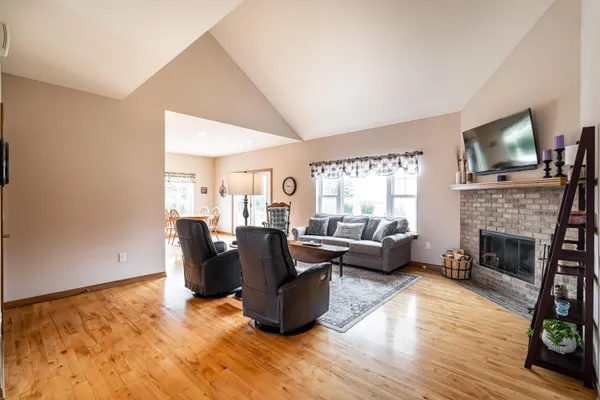 $744,900 | 4915 Meadowview Court, Grafton, WI 53024