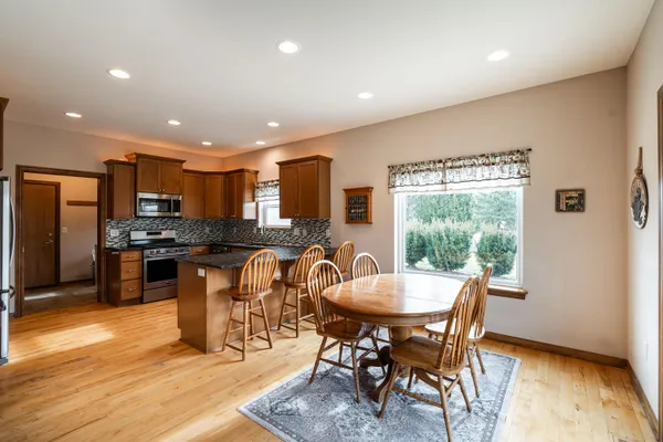 $744,900 | 4915 Meadowview Court, Grafton, WI 53024