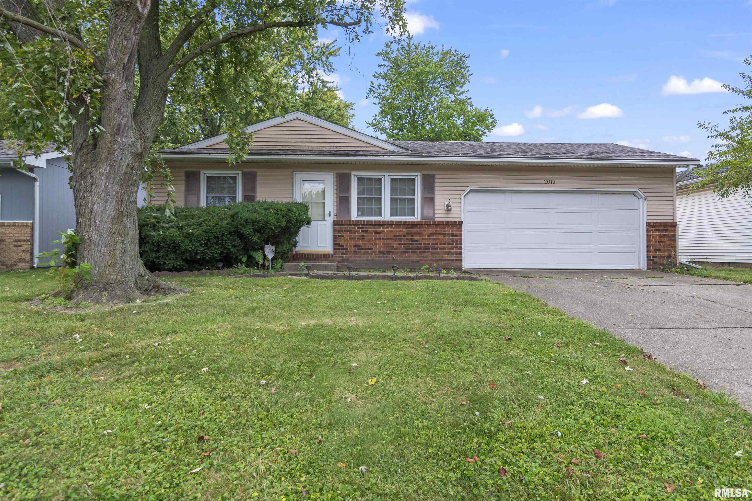 2013 Scarbrough Road Springfield, IL 62702 - Photo 1 of 31