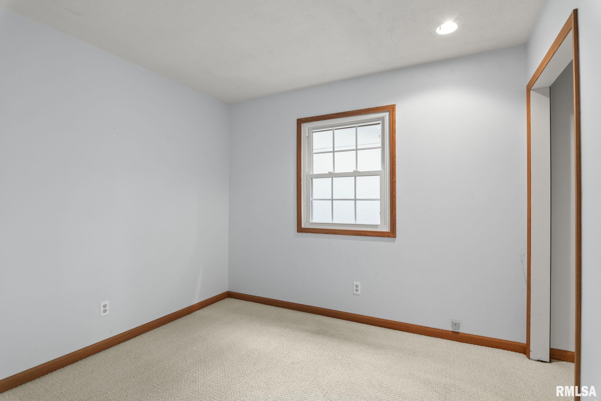 2013 Scarbrough Road Springfield, IL 62702 - Photo 21 of 31