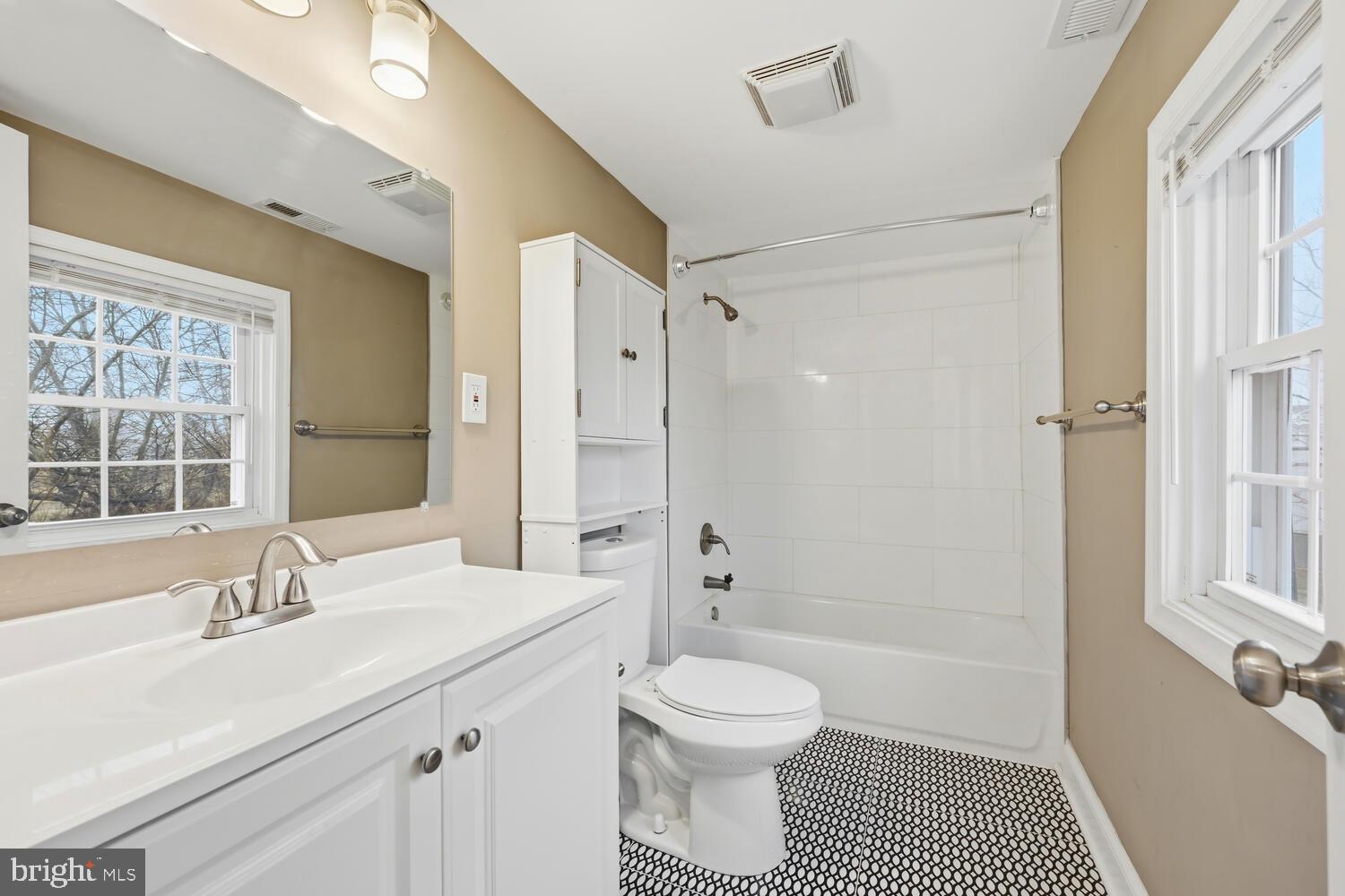 21524 Chicken Point Road Tilghman, MD 21671 - Photo 25 of 41 Second Floor Bath