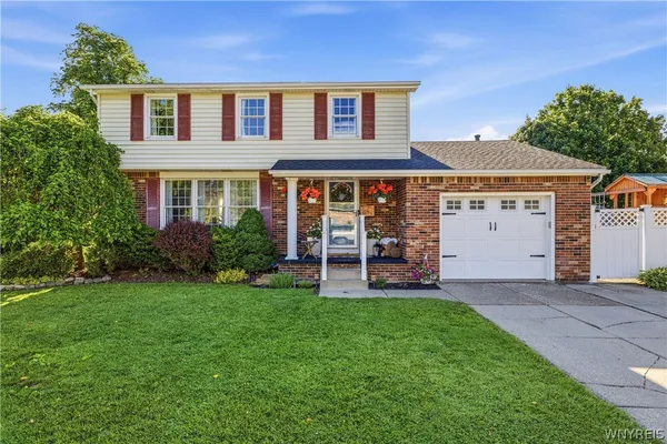 $380,000 | 80 Roosevelt Avenue, Lancaster, NY 14086