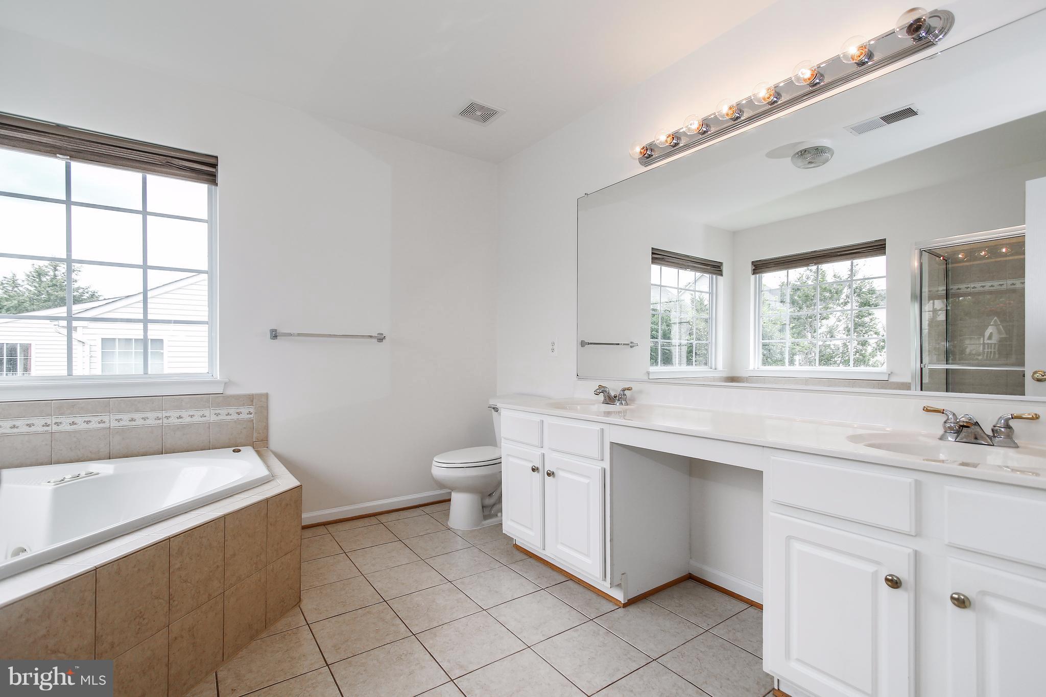 14320 Harvest Moon Road Boyds, MD 20841 - Photo 18 of 30 Bath (Master)