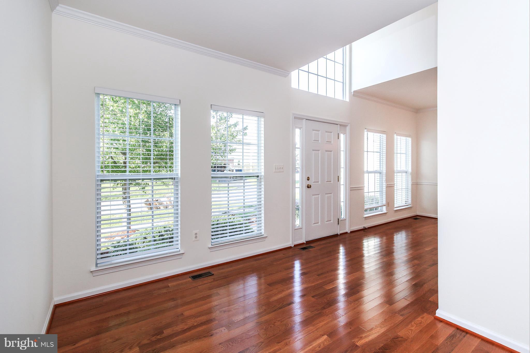 14320 Harvest Moon Road Boyds, MD 20841 - Photo 6 of 30 Living Room