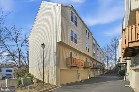 $775,000 | 3017 22nd Street South, Arlington, VA 22204