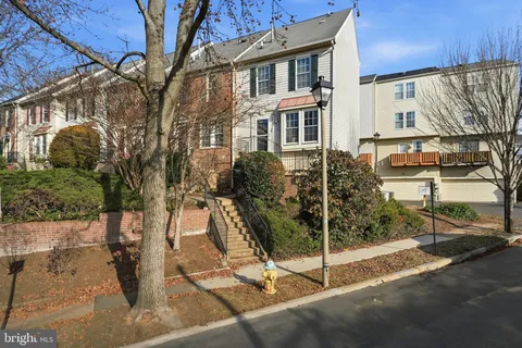 $775,000 | 3017 22nd Street South, Arlington, VA 22204