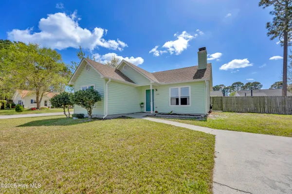$2,200 | 2201 Foliage Court, Wilmington, NC 28411