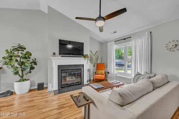 $2,200 | 2201 Foliage Court, Wilmington, NC 28411