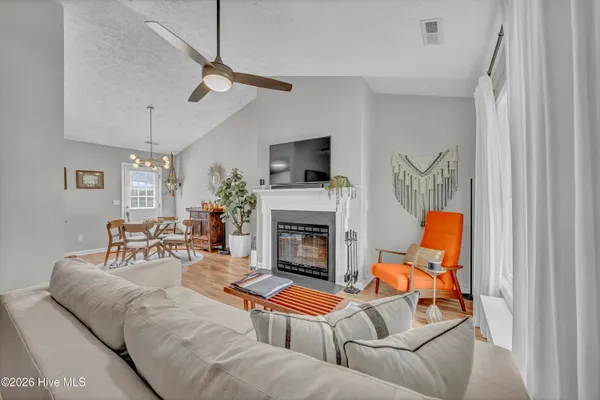 $2,200 | 2201 Foliage Court, Wilmington, NC 28411