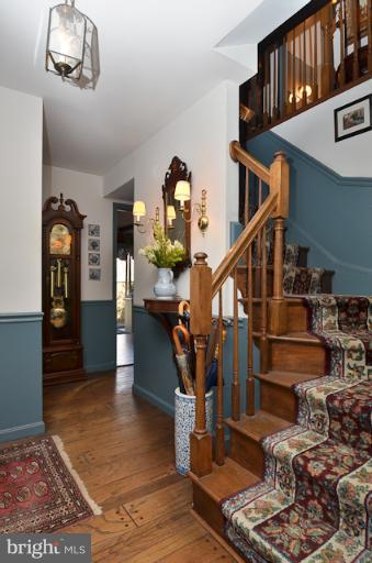 2406 Ansdel Court Reston, VA 20191 - Photo 3 of 18 Foyer