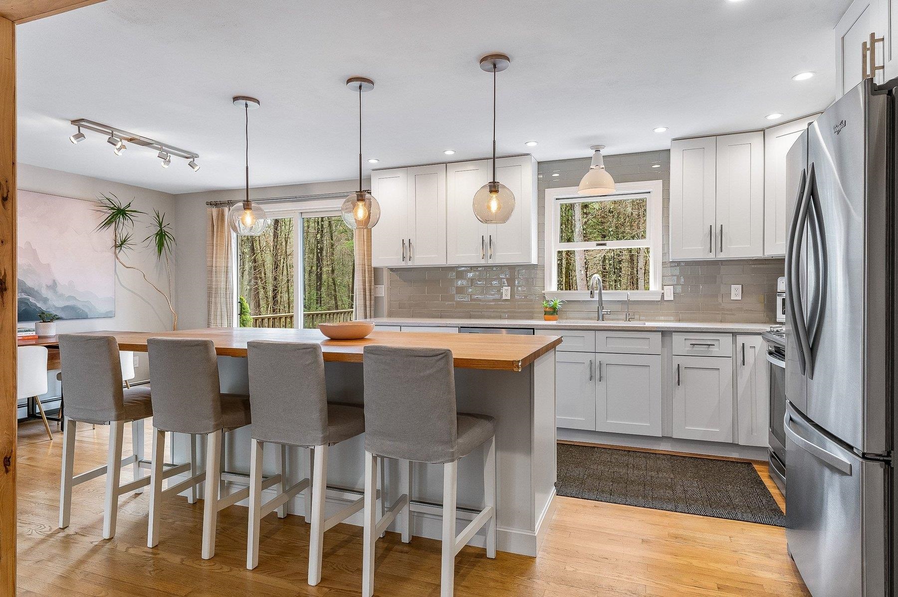 47 River Road Stratham, NH 03885 - Photo 8 of 40