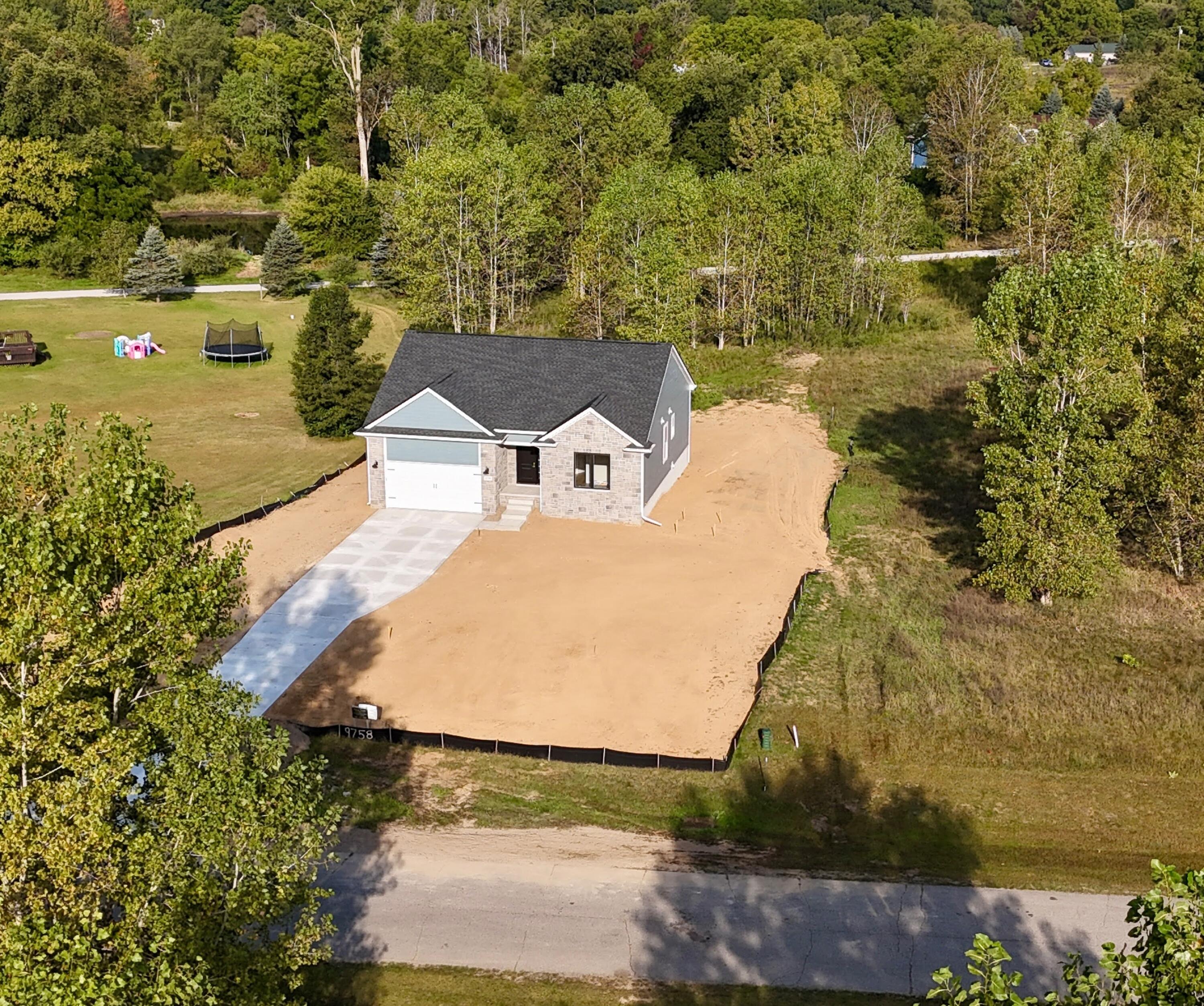 9758 Iosco Ridge Drive Gregory, MI 48137 - Photo 46 of 48 dji_fly_20250909_091916_0694_17574240900