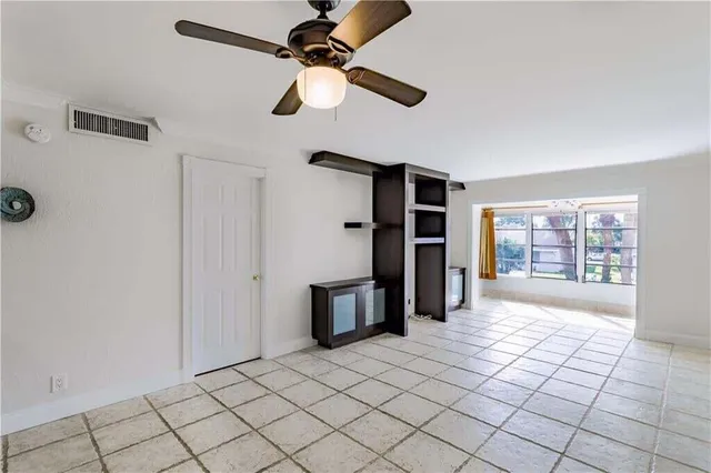 $1,800 | 2800 Fiore Way, Unit 2060, Delray Beach, FL 33445