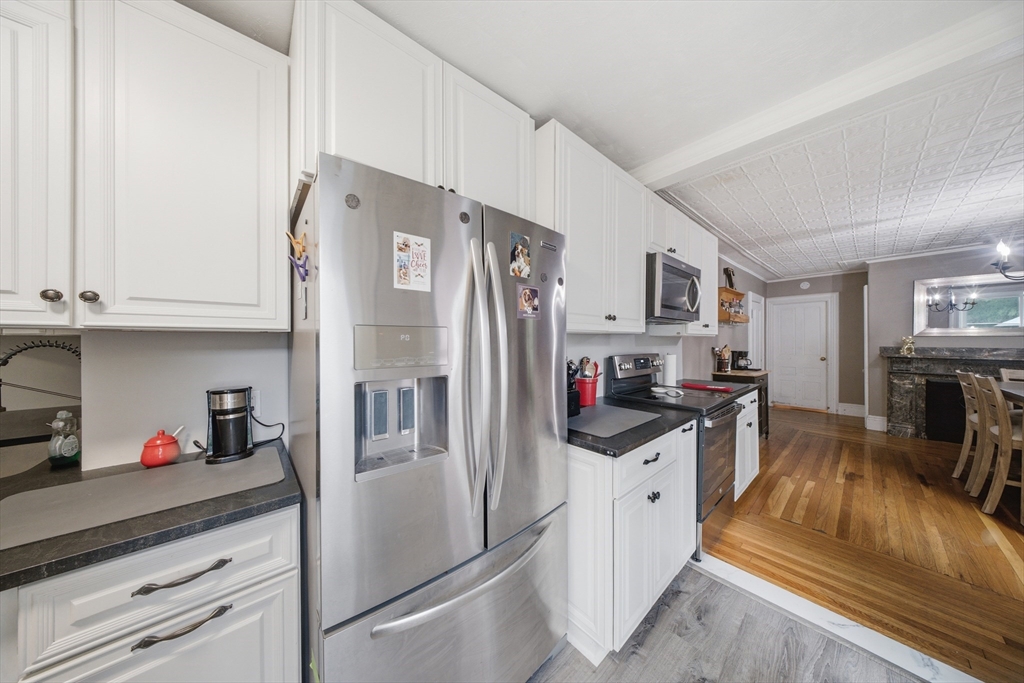 42 South Main Street Uxbridge, MA 01569 - Photo 19 of 41