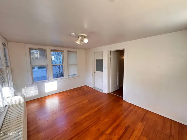 $1,750 | 864 Myrtle Avenue, Unit 1, Albany, NY 12208