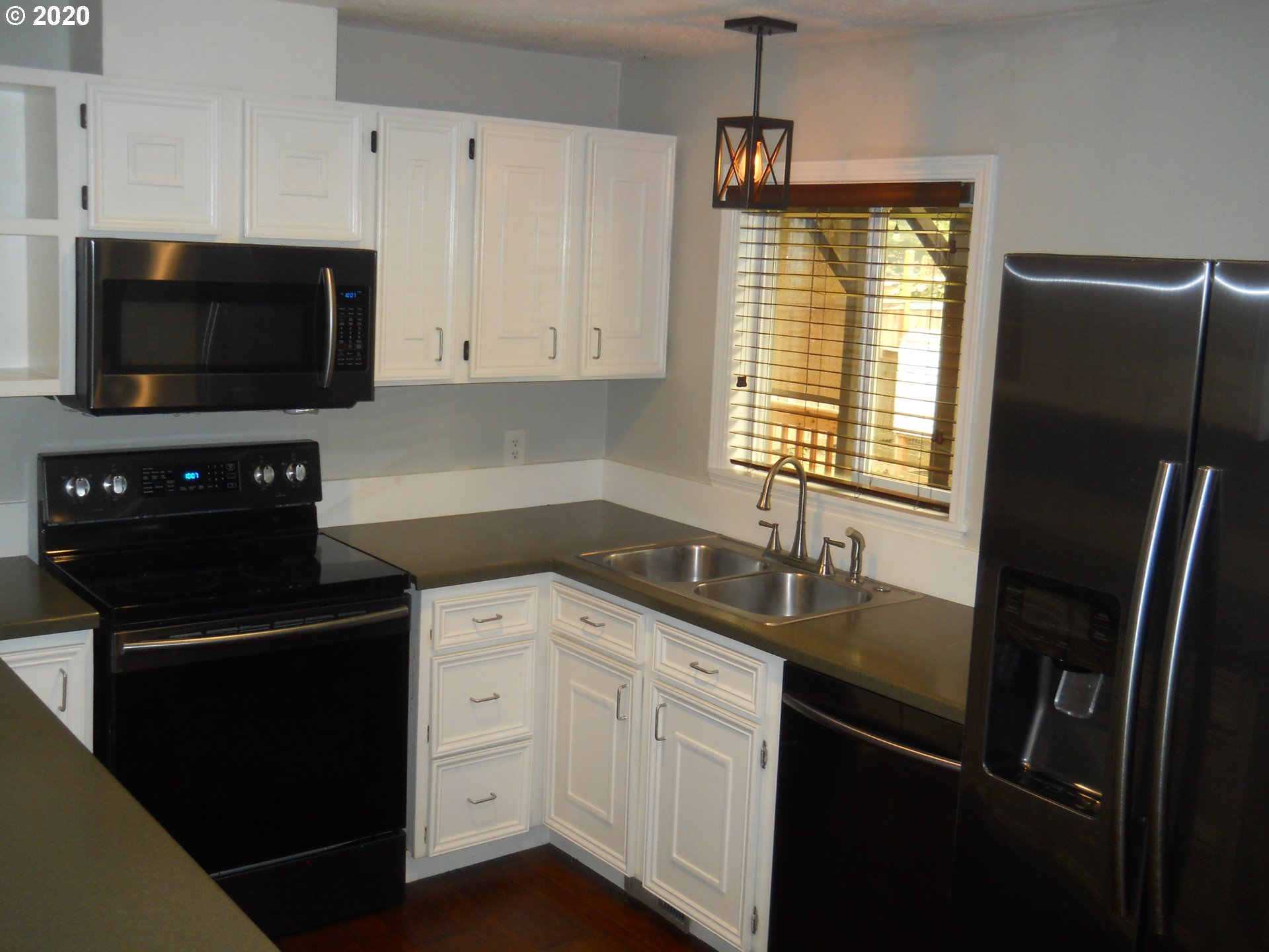3322 Pheasant Boulevard Springfield, OR 97477 - Photo 9 of 17
