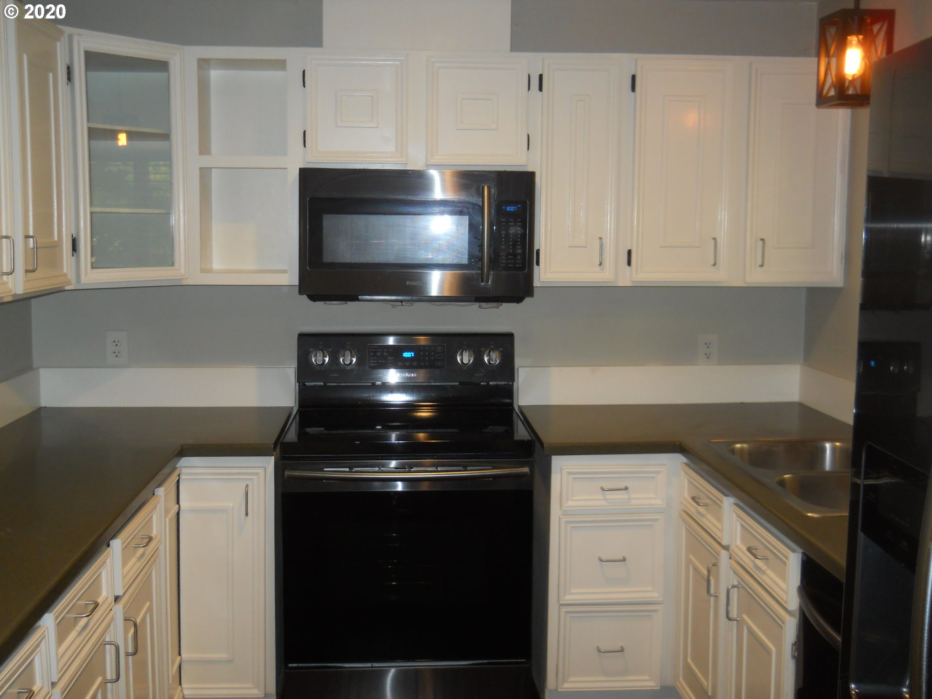 3322 Pheasant Boulevard Springfield, OR 97477 - Photo 10 of 17