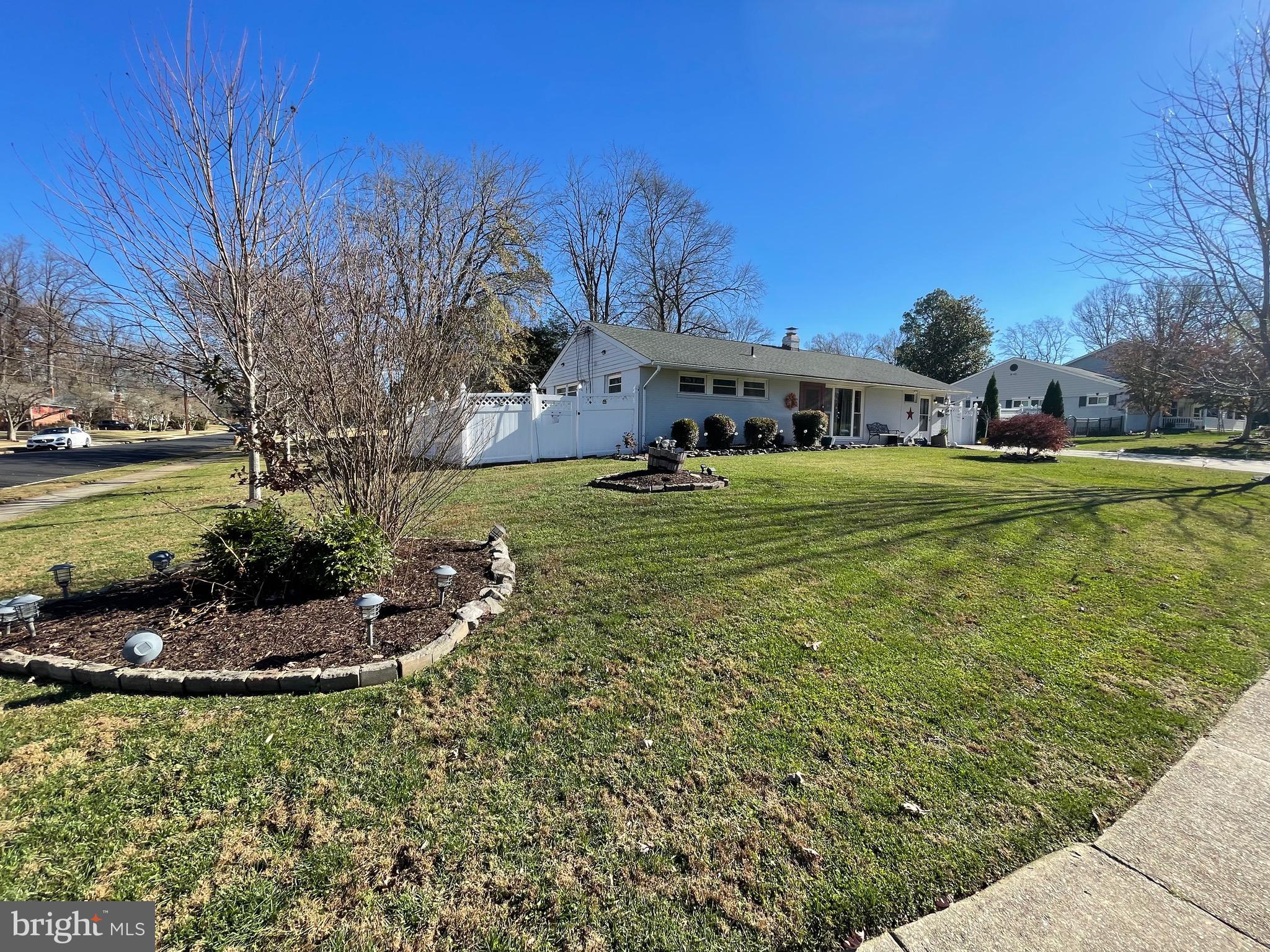 5200 Garner Street Springfield, VA 22151 - Photo 4 of 38 Check out the size of this huge corner lot