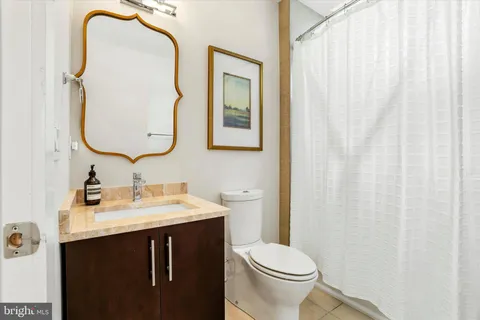 $800,000 | 800 Montrose Street, Unit A, Philadelphia, PA 19147