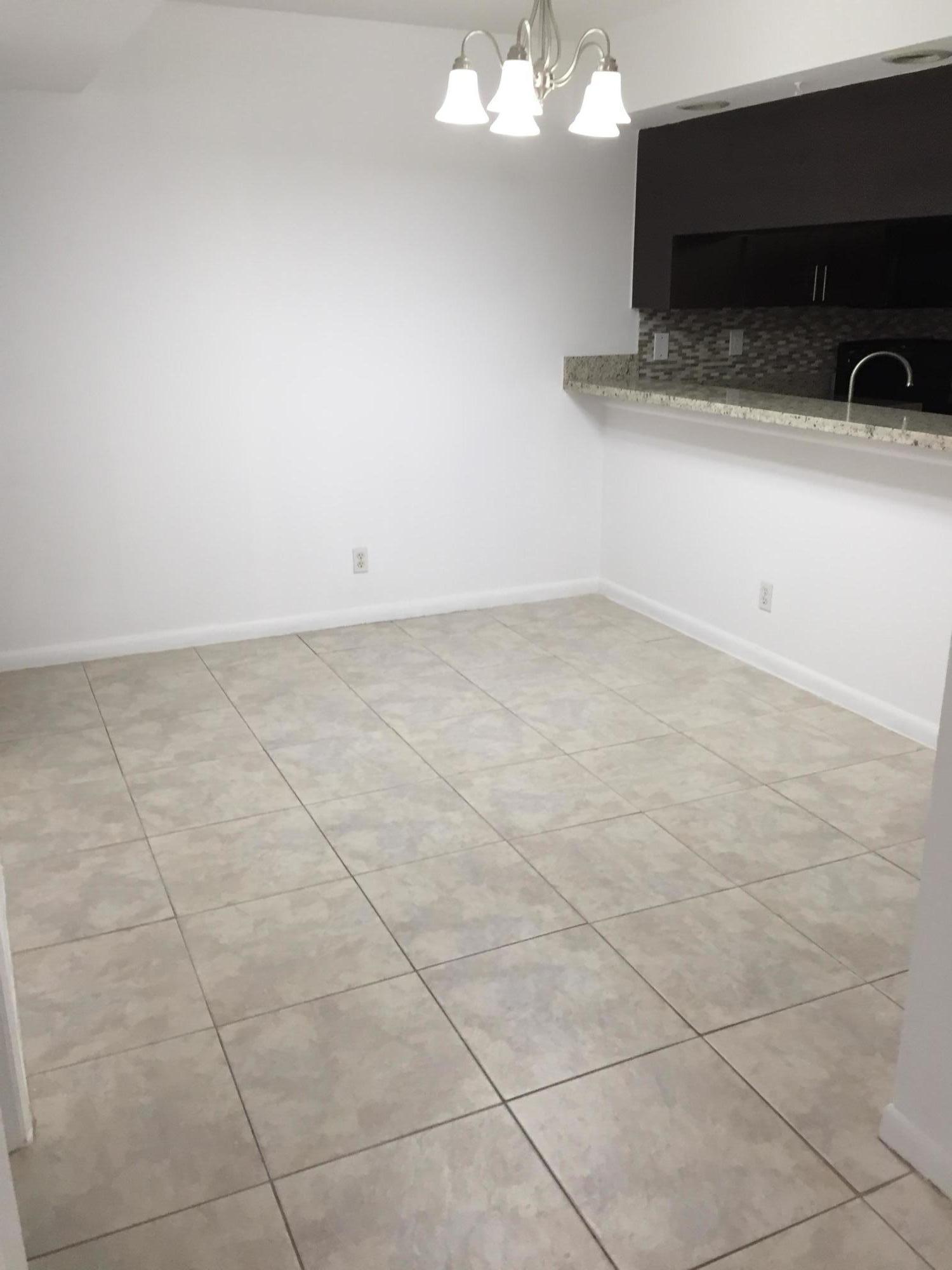 8152 Thames Boulevard, Unit D Boca Raton, FL 33433 - Photo 34 of 41 IMG_4402