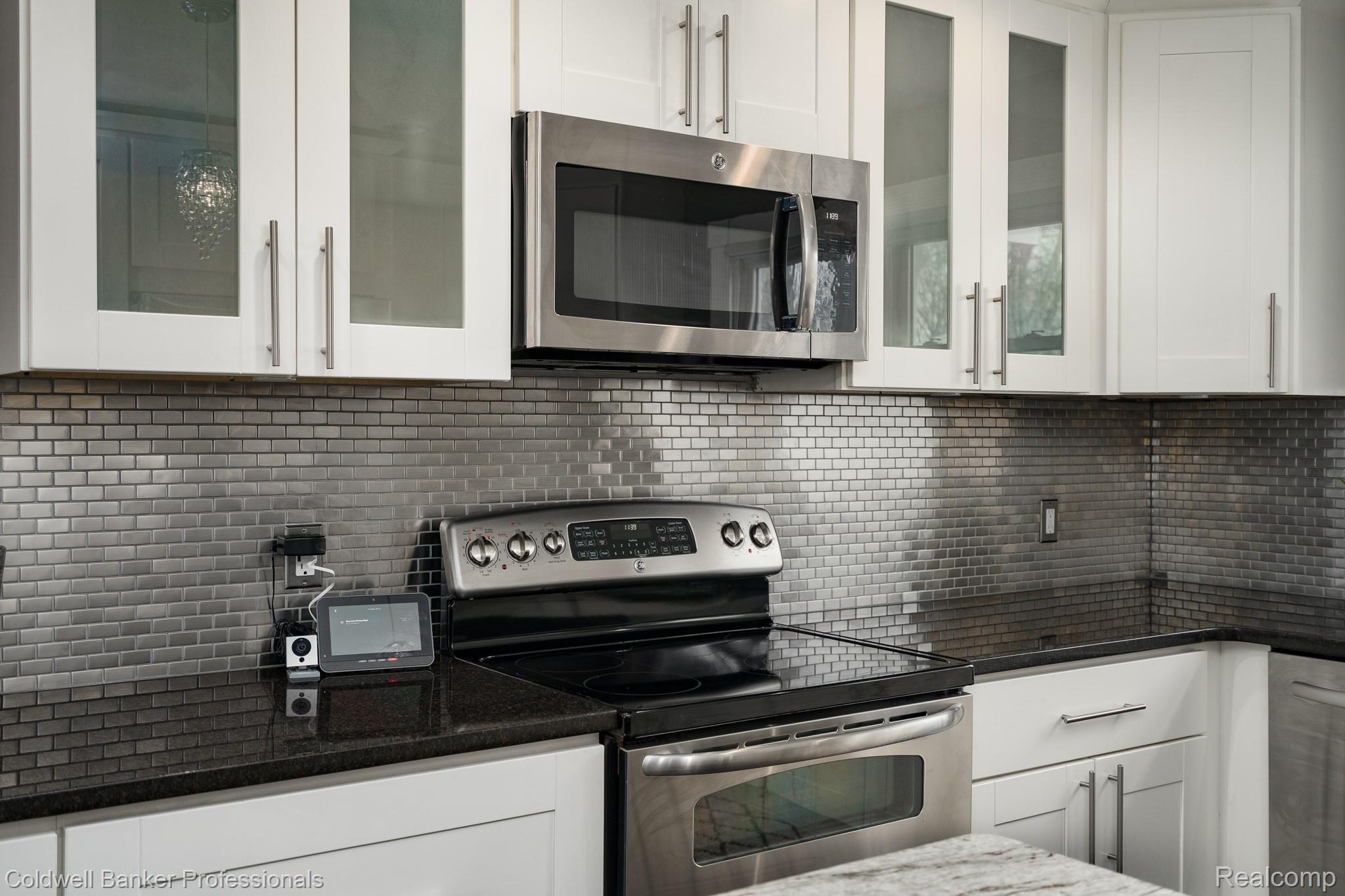 629 Bucknell Court Rochester, MI 48309 - Photo 14 of 37 629-Bucknell-Ct-14.JPG