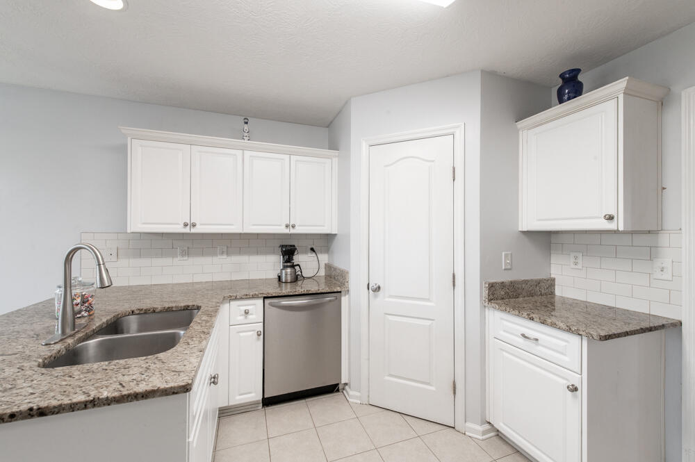 1473 Oxpens Road Warrenville, SC 29851 - Photo 7 of 25 Pantry!