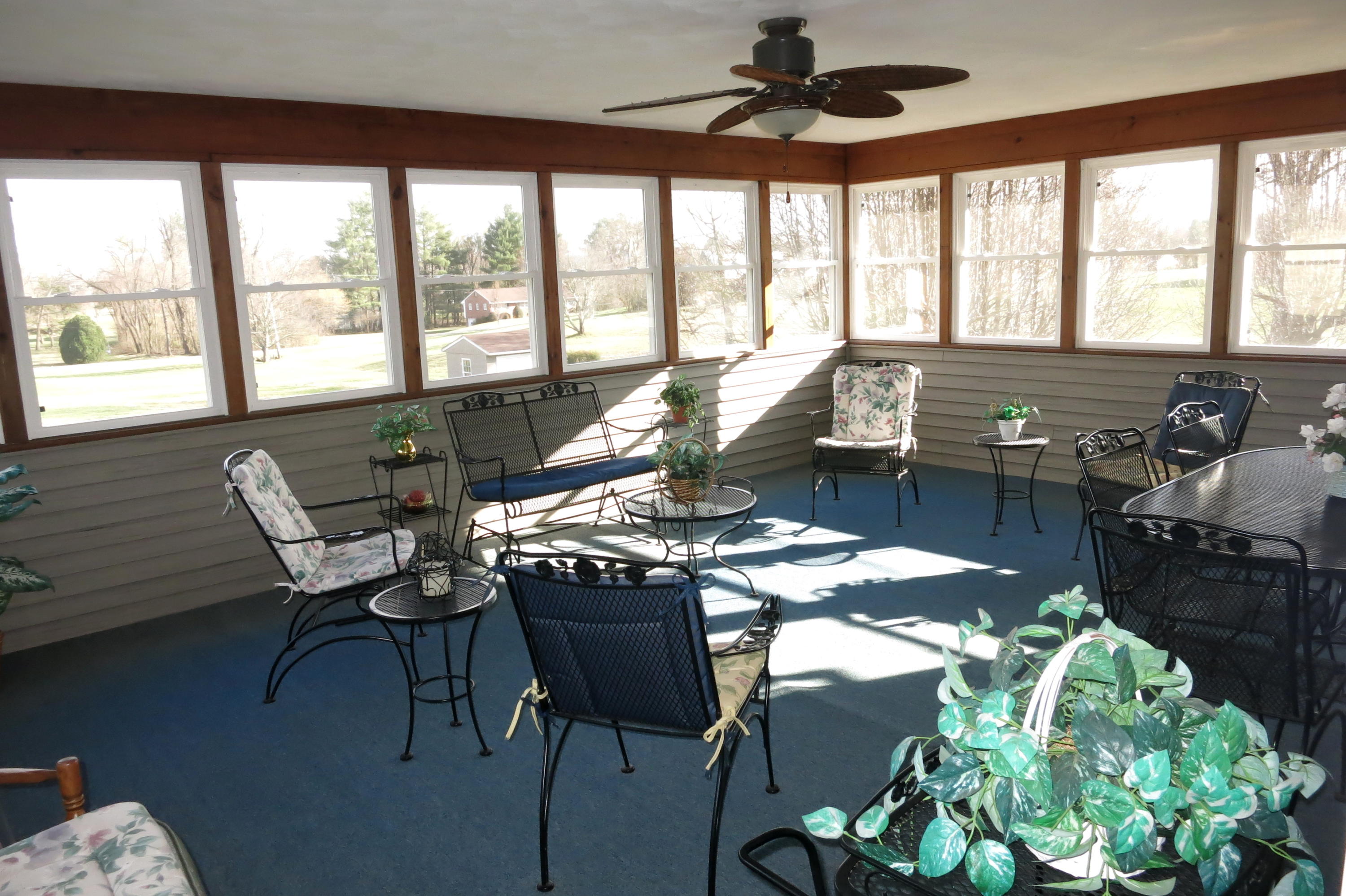 6911 Dallas Road Roanoke, VA 24019 - Photo 23 of 57 Relaxing sunroom