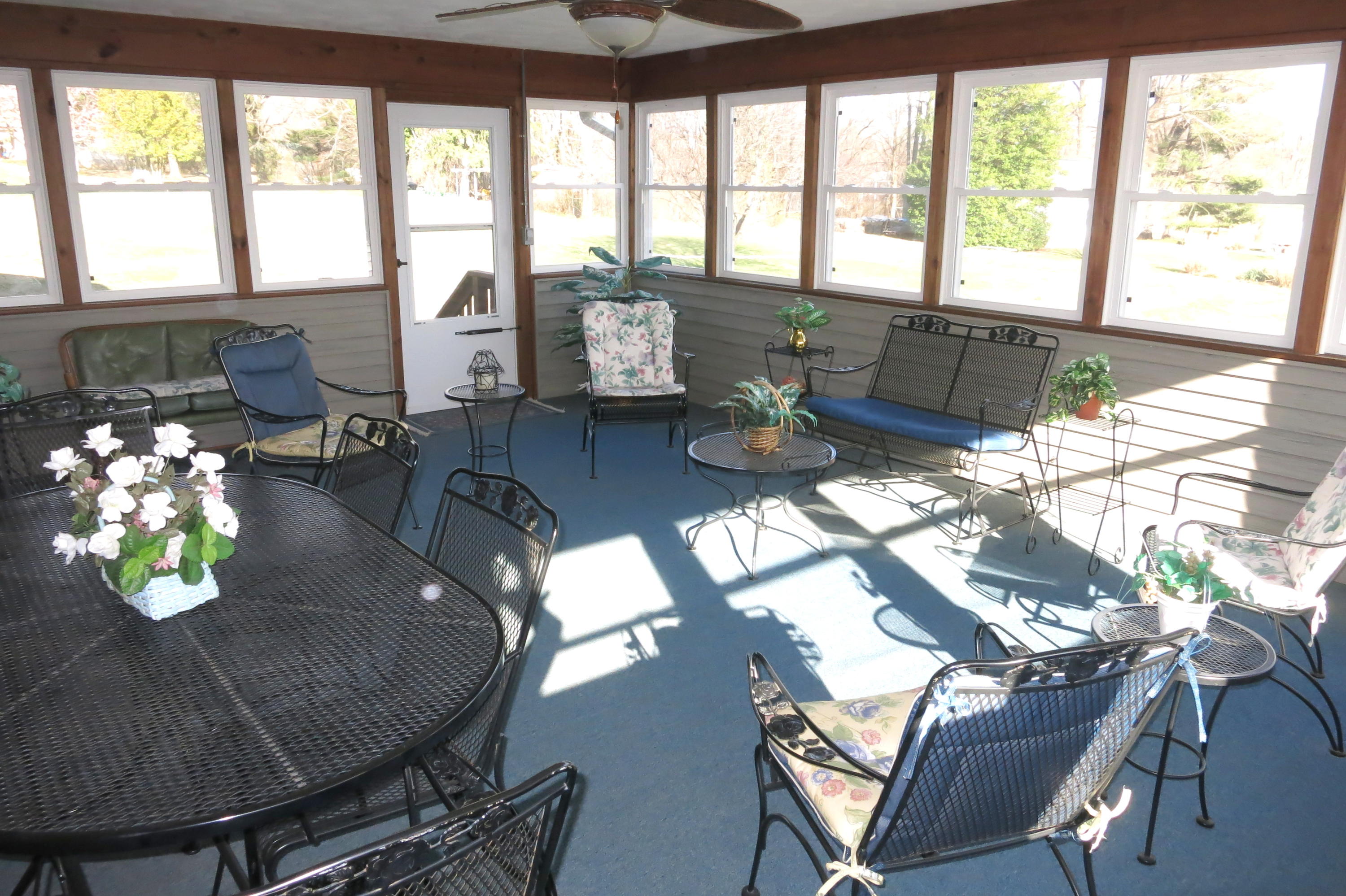 6911 Dallas Road Roanoke, VA 24019 - Photo 24 of 57 Sunroom