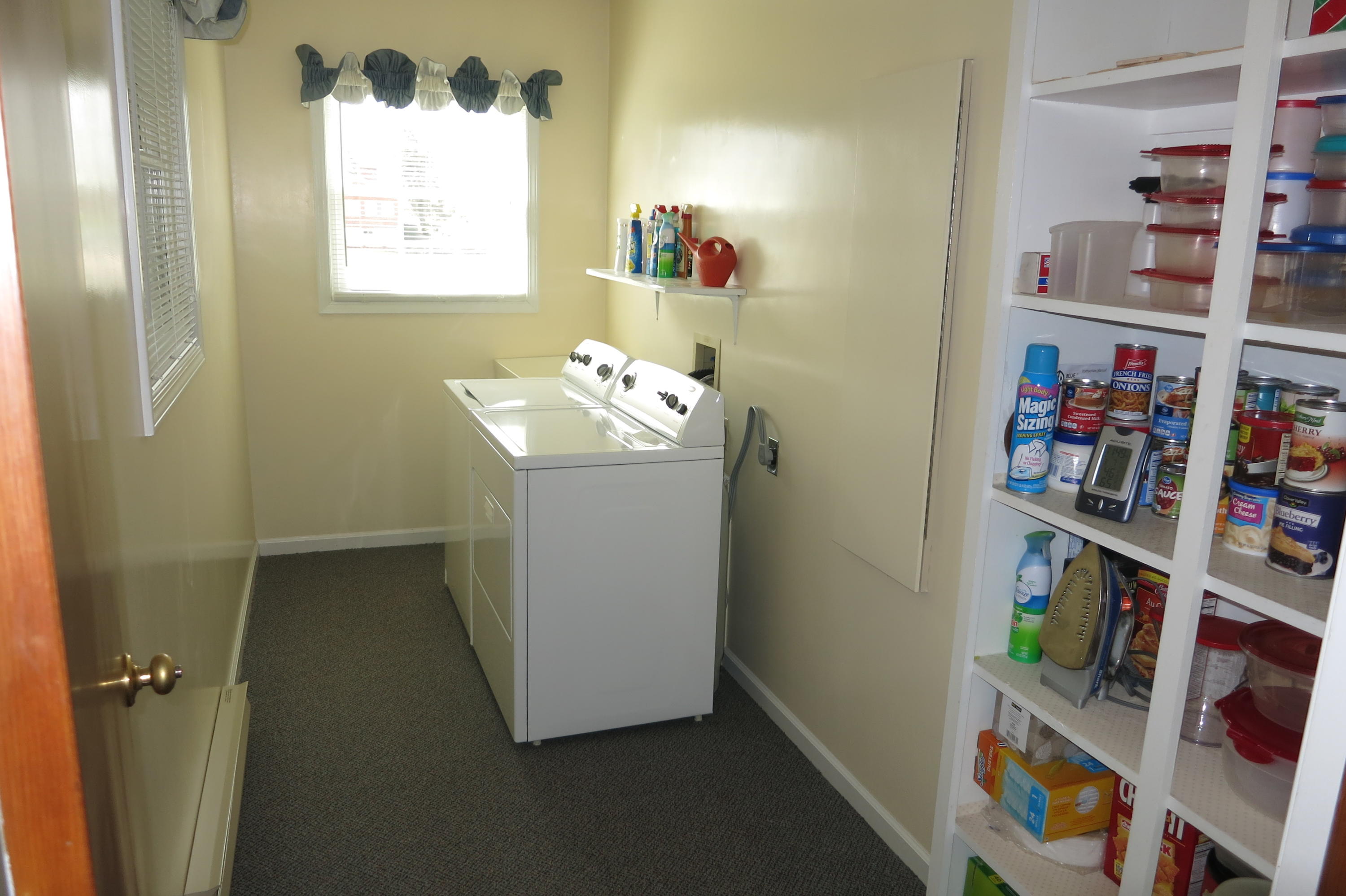 6911 Dallas Road Roanoke, VA 24019 - Photo 35 of 57 Laundry/Pantry