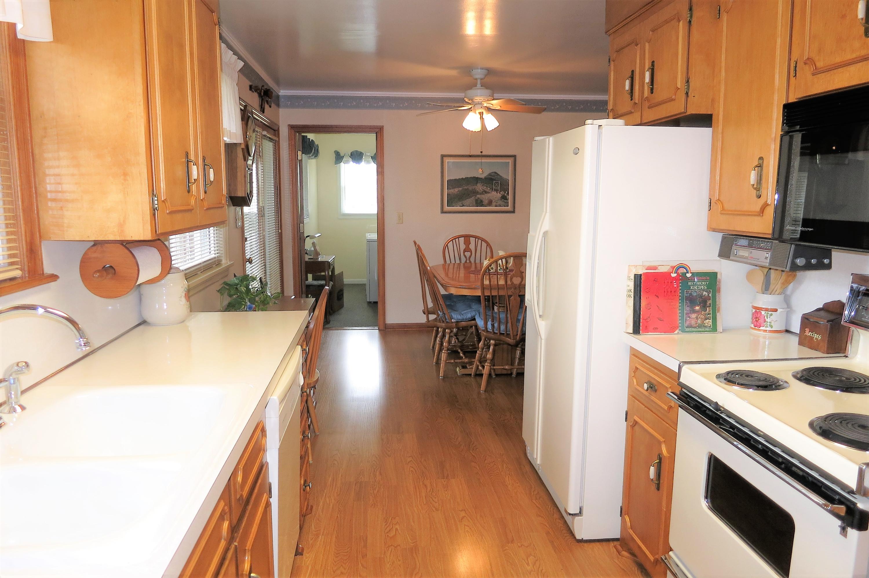 6911 Dallas Road Roanoke, VA 24019 - Photo 37 of 57 Kitchen