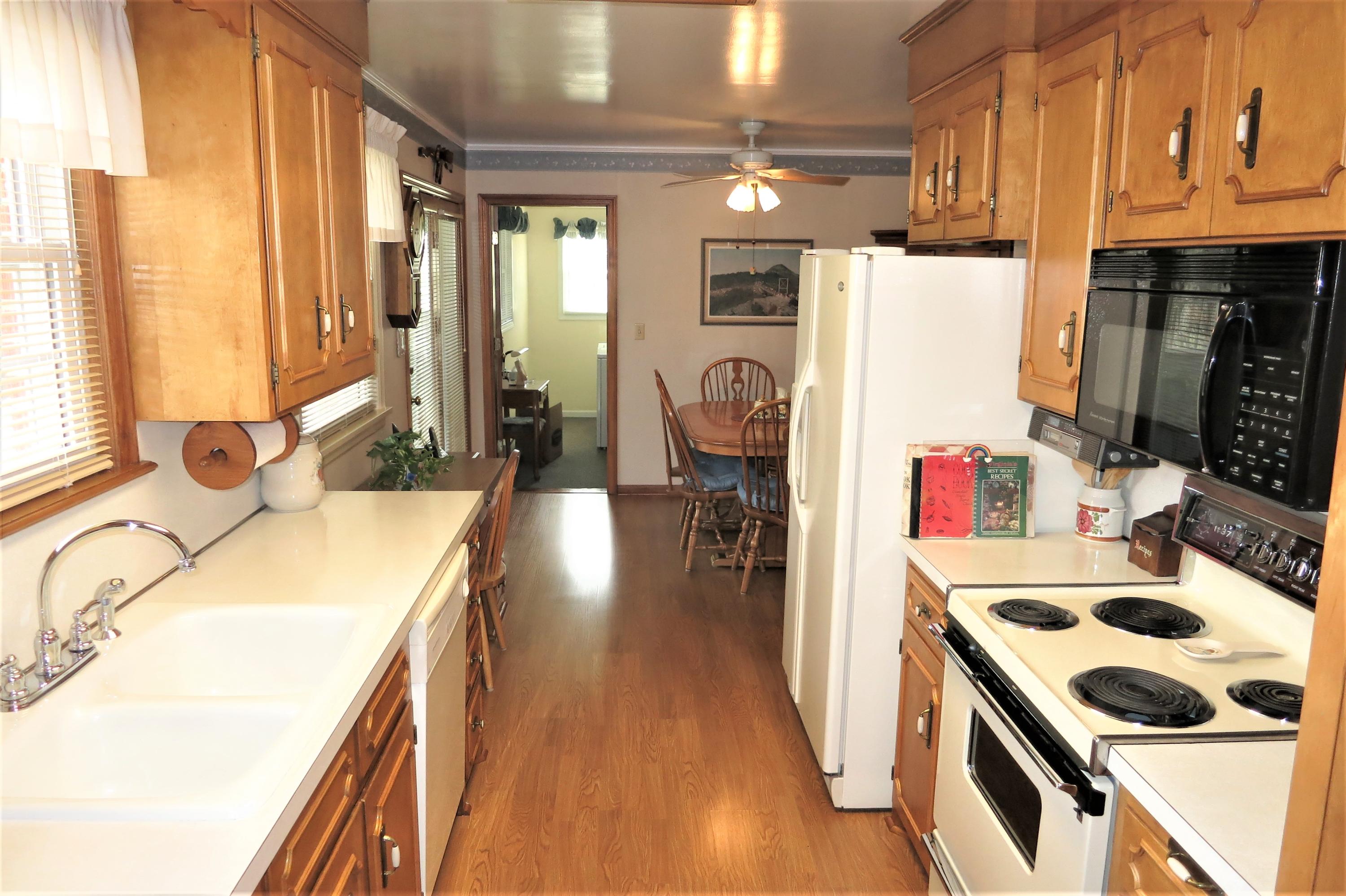 6911 Dallas Road Roanoke, VA 24019 - Photo 38 of 57 Kitchen