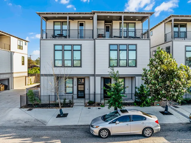 $580,000 | 110 Playmoor Street, San Antonio, TX 78210