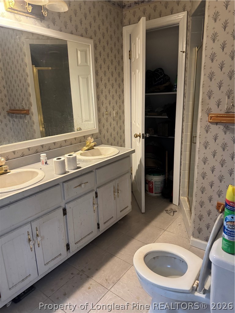6809 Towbridge Road Fayetteville, NC 28306 - Photo 36 of 40 Jack & Jill Bathroom