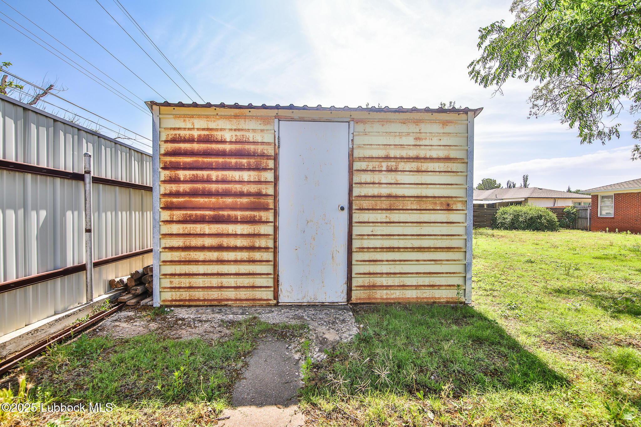 515 East 16th Street Littlefield, TX 79339 - Photo 29 of 32 a view of outdoor space and yard