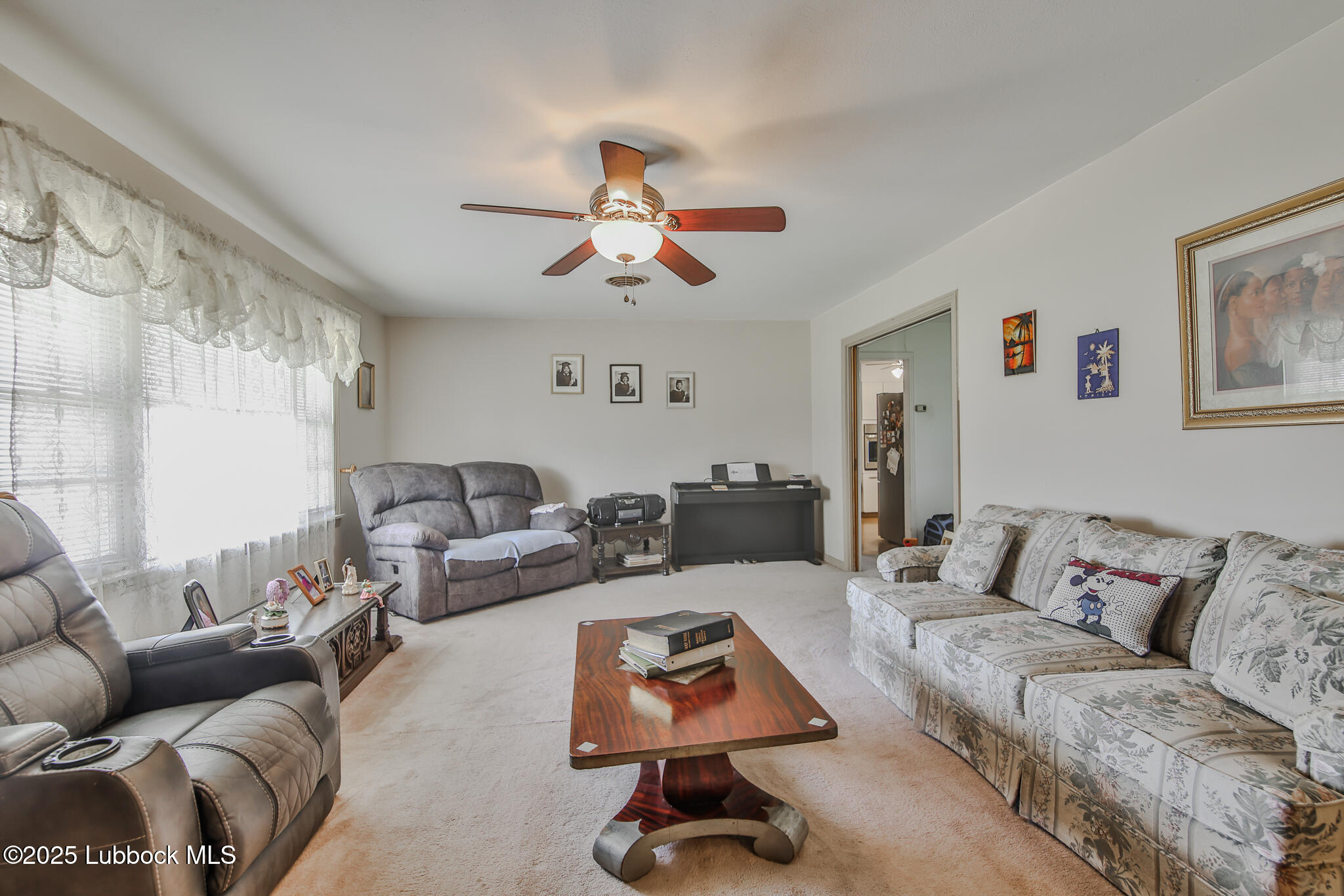 515 East 16th Street Littlefield, TX 79339 - Photo 4 of 32 a living room with furniture