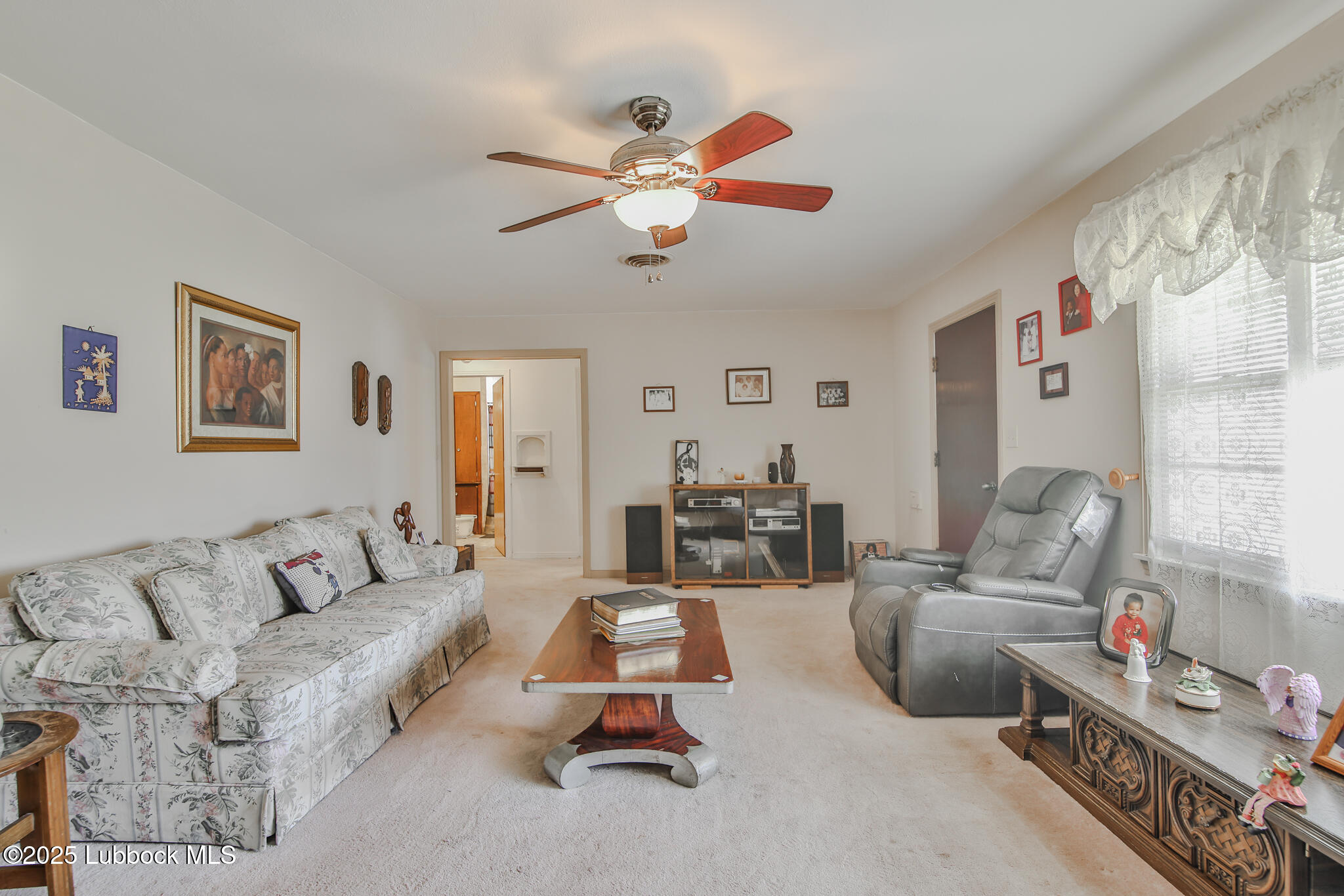 515 East 16th Street Littlefield, TX 79339 - Photo 5 of 32 a living room with furniture
